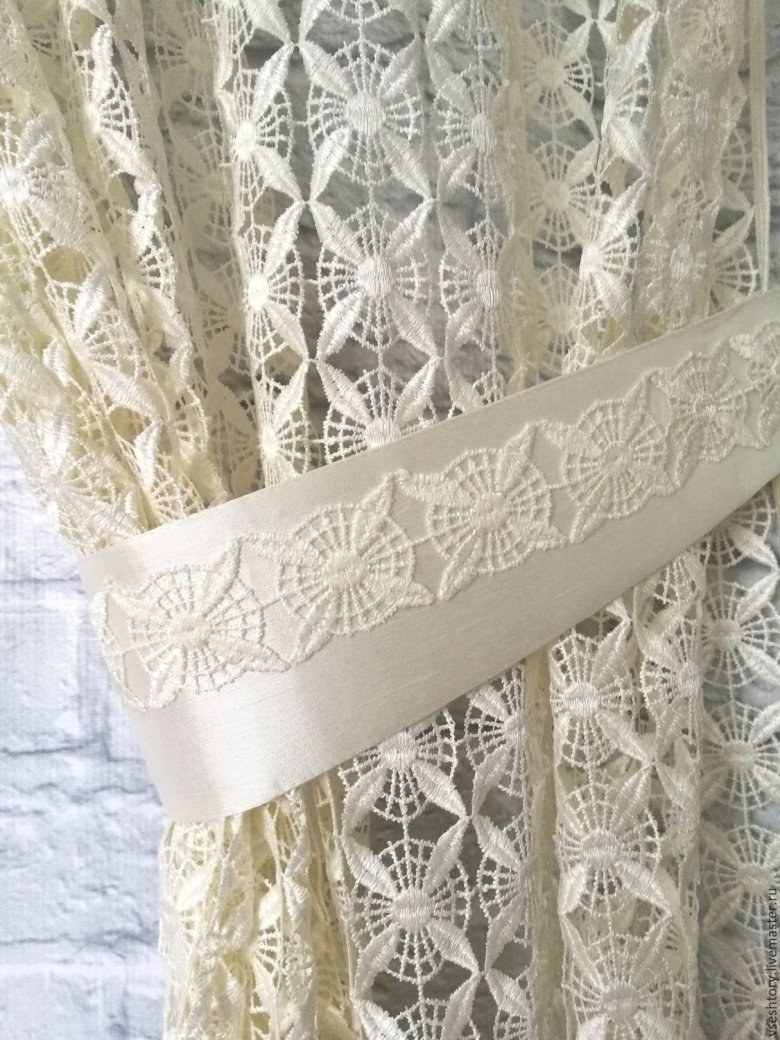 Кружевные шторы на кухню