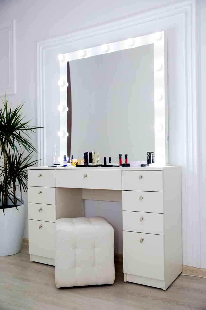 Стол макияжный с зеркалом Софи 100.1