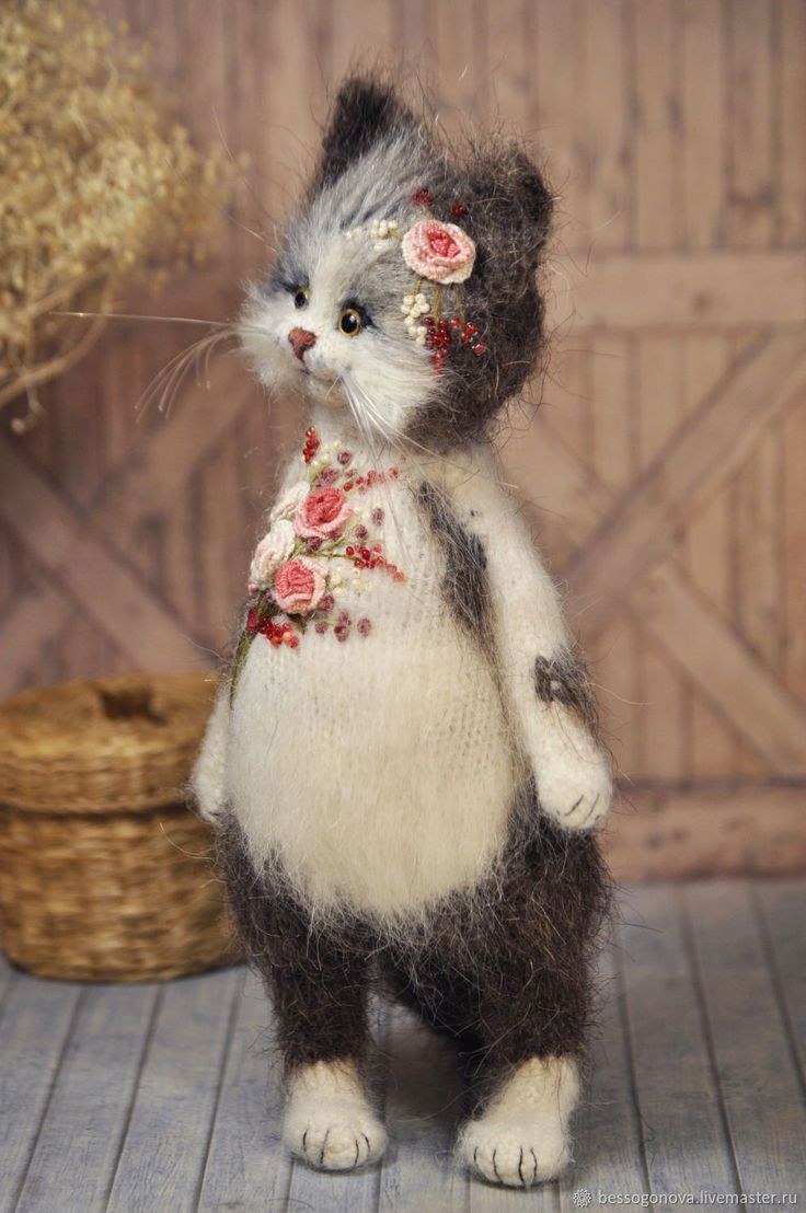 Валяные коты из шерсти
