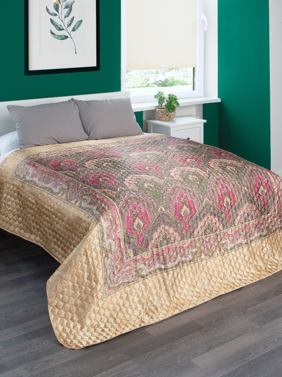 Накидка на кровать