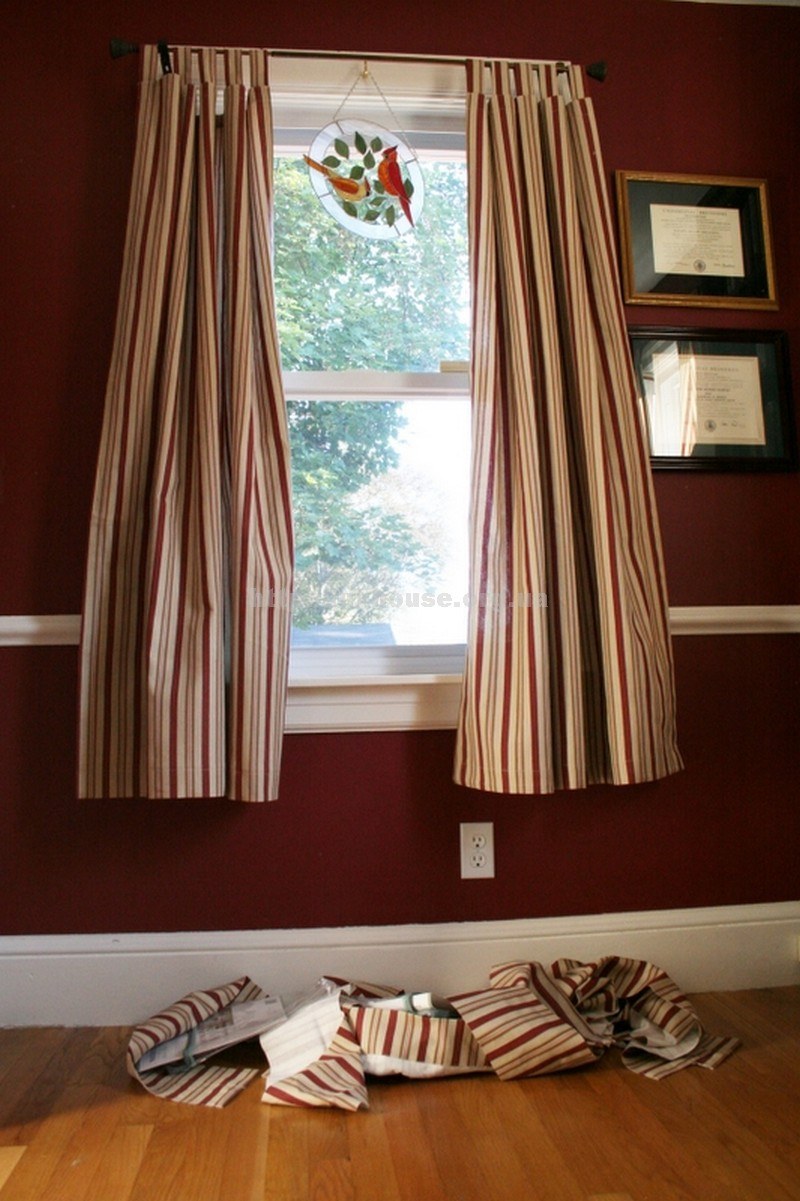 Короткие шторы в спальню