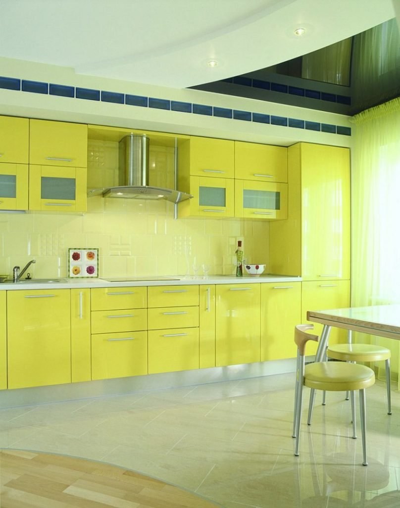 Кухонный гарнитур лимонного цвета