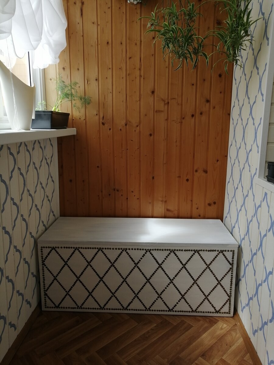 Ящики для хранения вещей на балконе