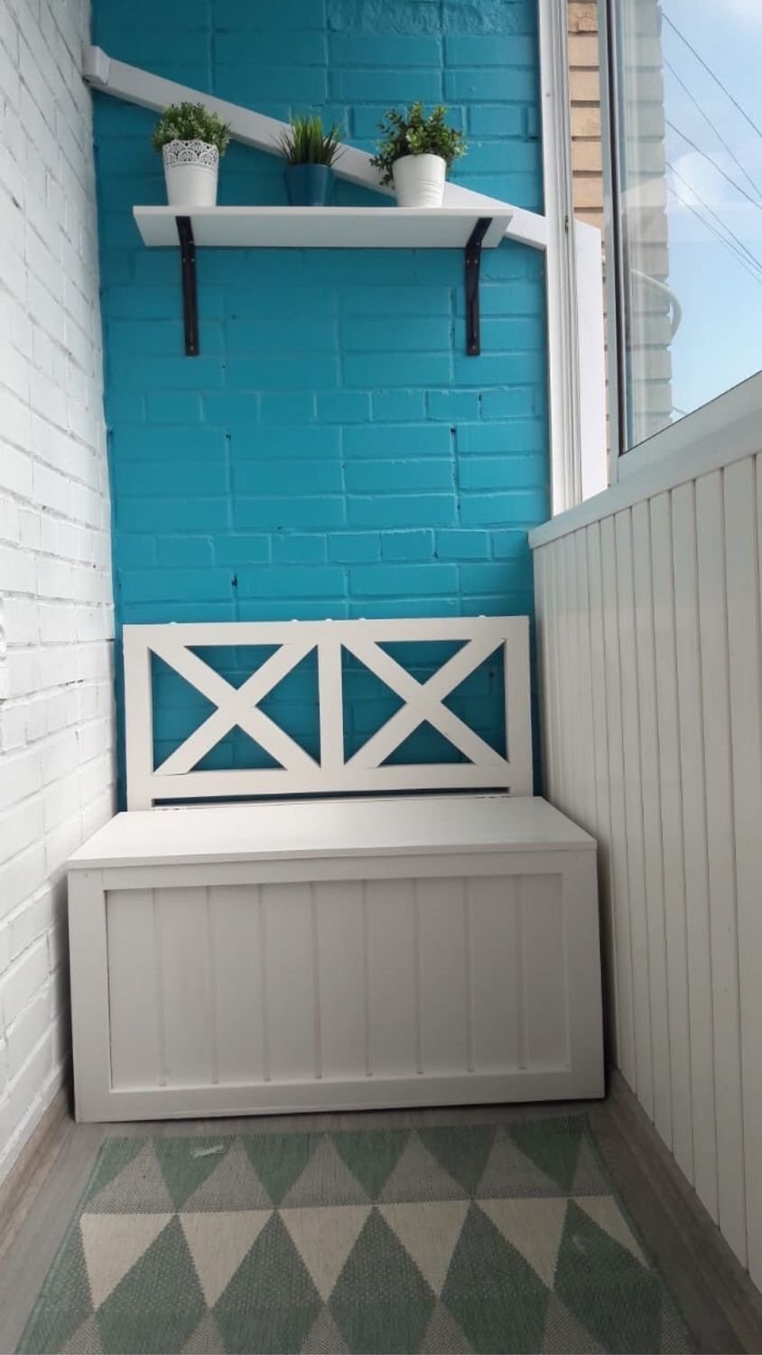 Ящик с сиденьем на балкон (69 фото)