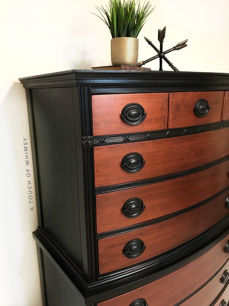 Старинный черный комод