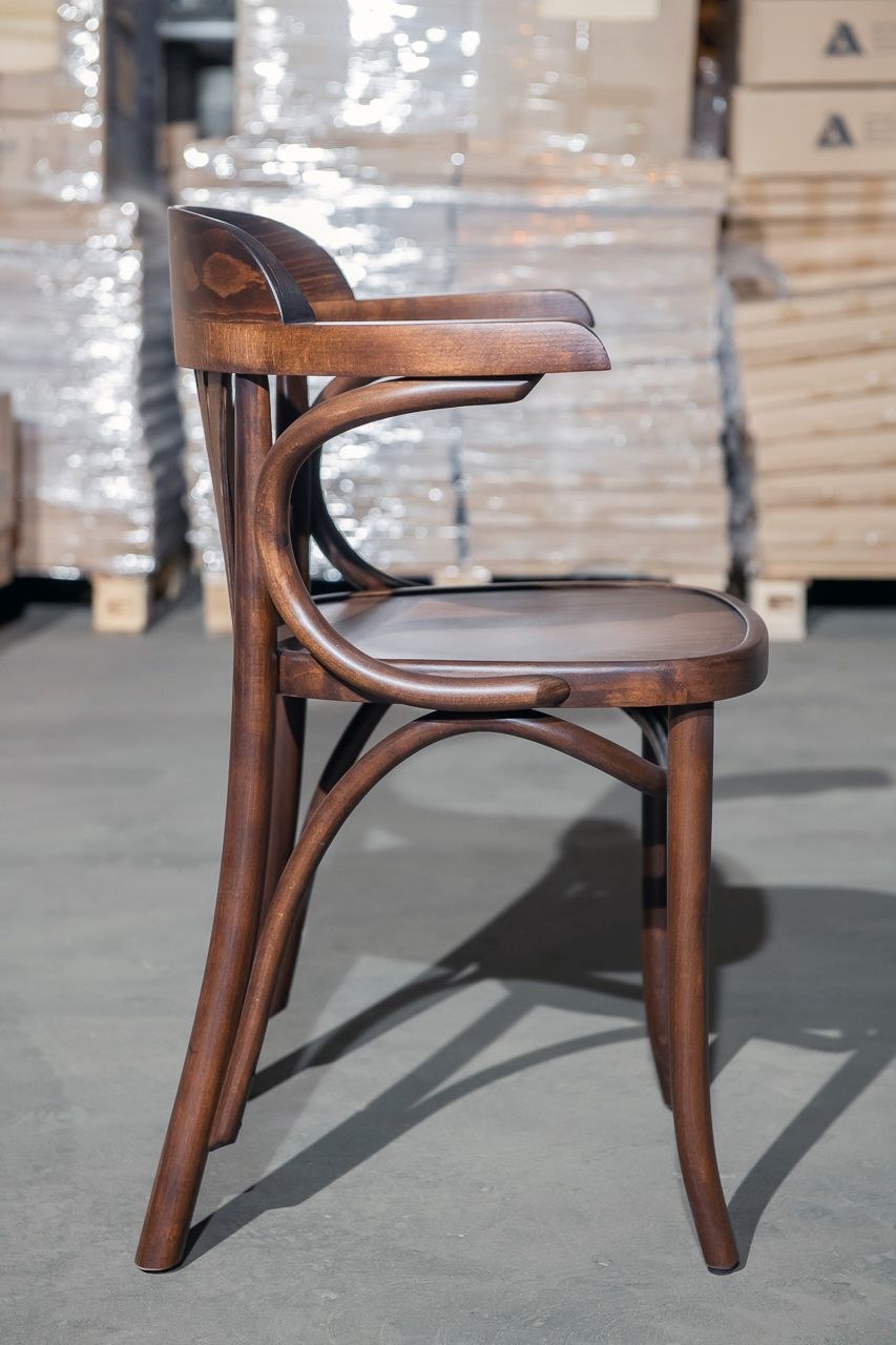 Стул деревянный