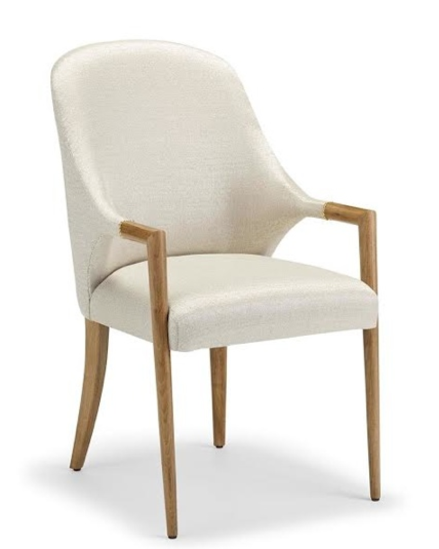 Стул на колесиках в интерьере