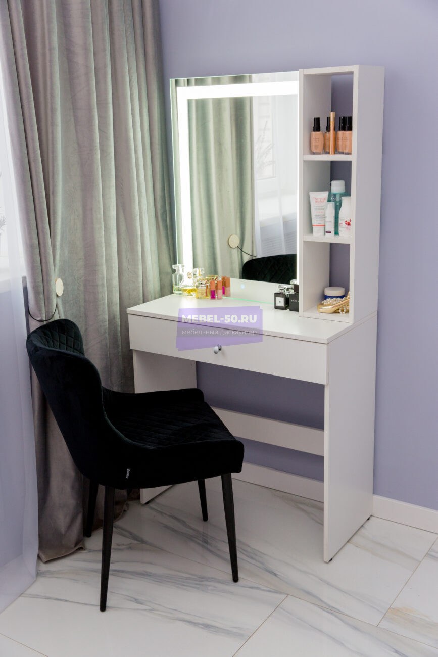 Гримерный столик без зеркала 70см