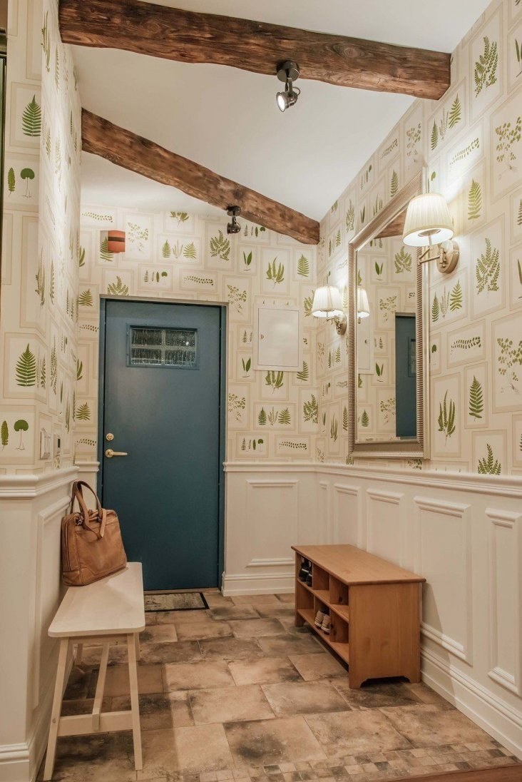 Прихожая в деревенском стиле