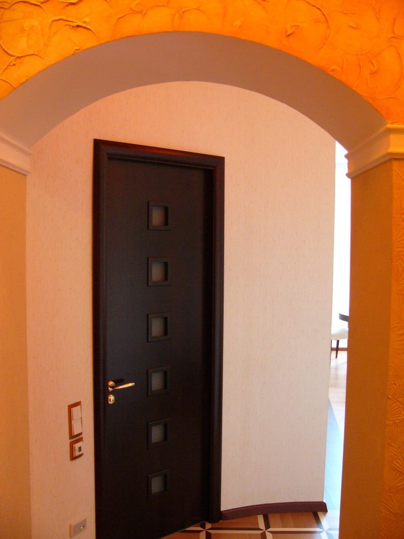 Отделка дверной арки