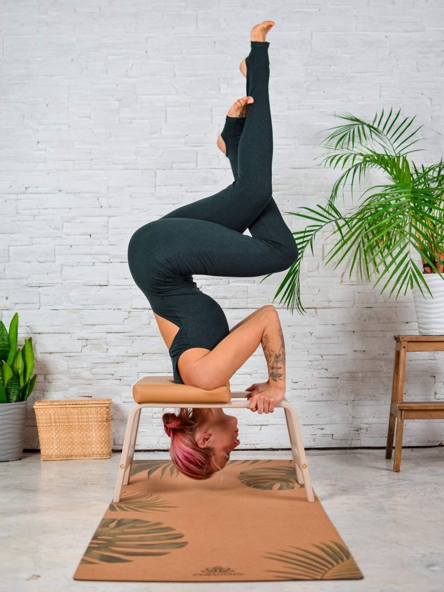 Йога со стулом