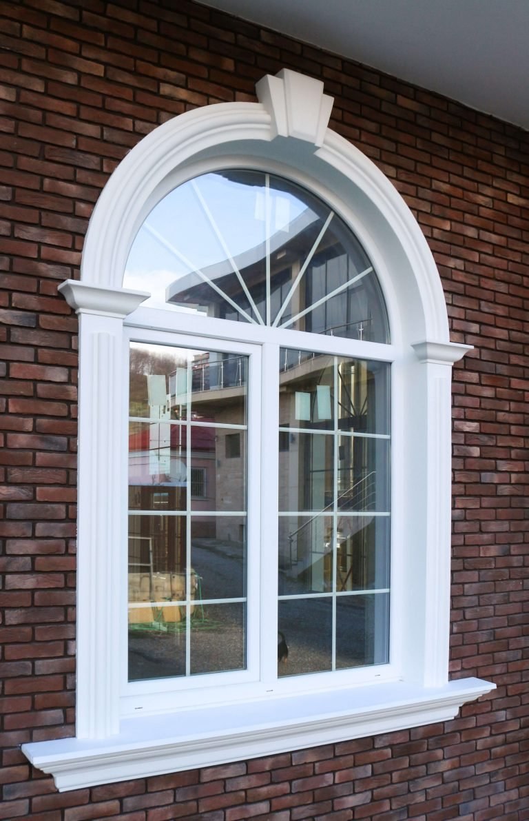 Арочные окна из пластика