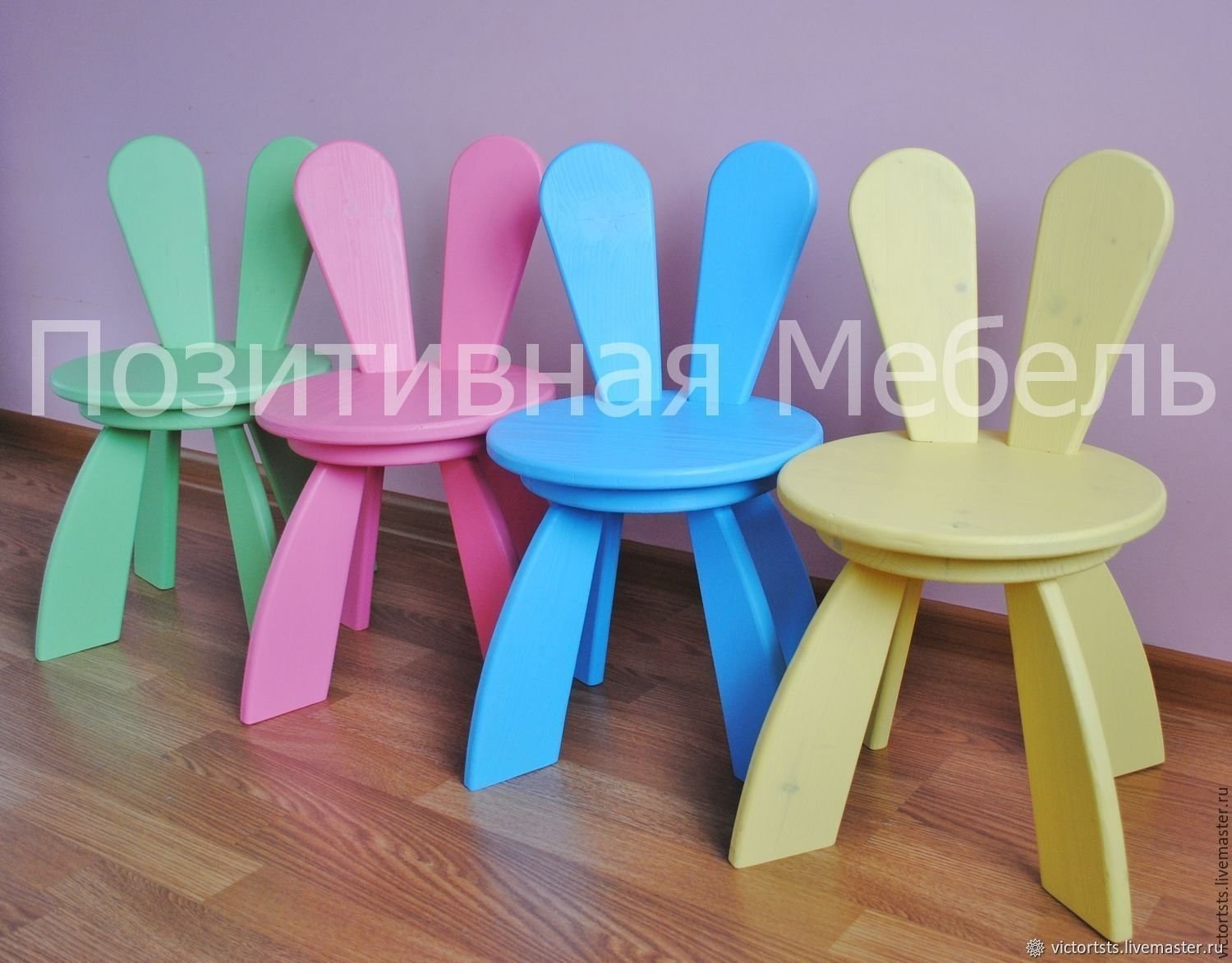 Детский столик и стульчик с ушками