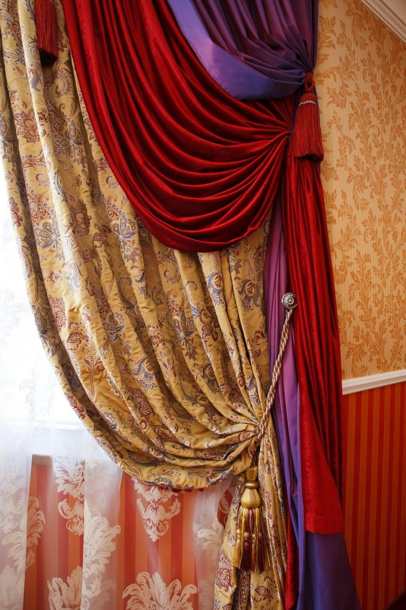 Портьеры с кистями для гостиной