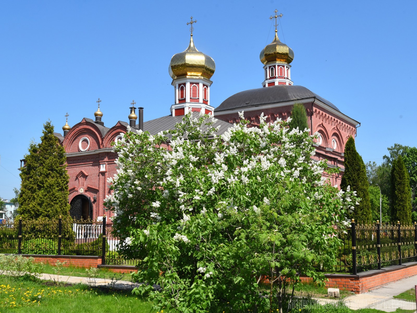 Храм Георгия Победоносца в Нахабино. Церковь Георгия Победоносца Смоленск. Свято-Иоанно-Богословская обитель в Рязани.