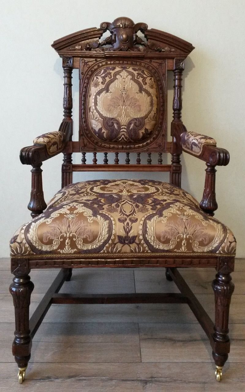 Трон 19 века