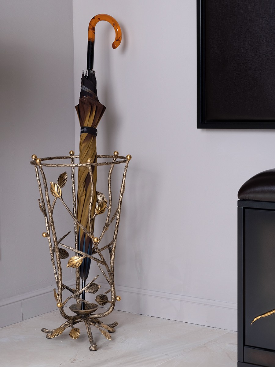 Декоративная подставка для зонтов