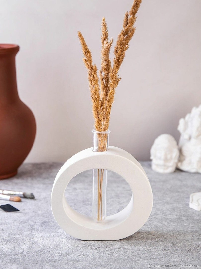 Ваза из гипса с колбой сфотографировать красиво