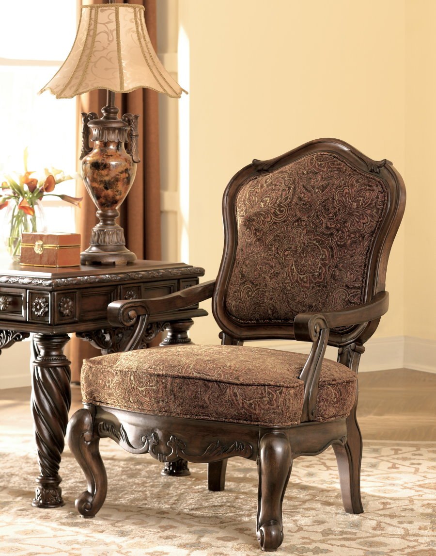 Шикарные стулья для гостиной