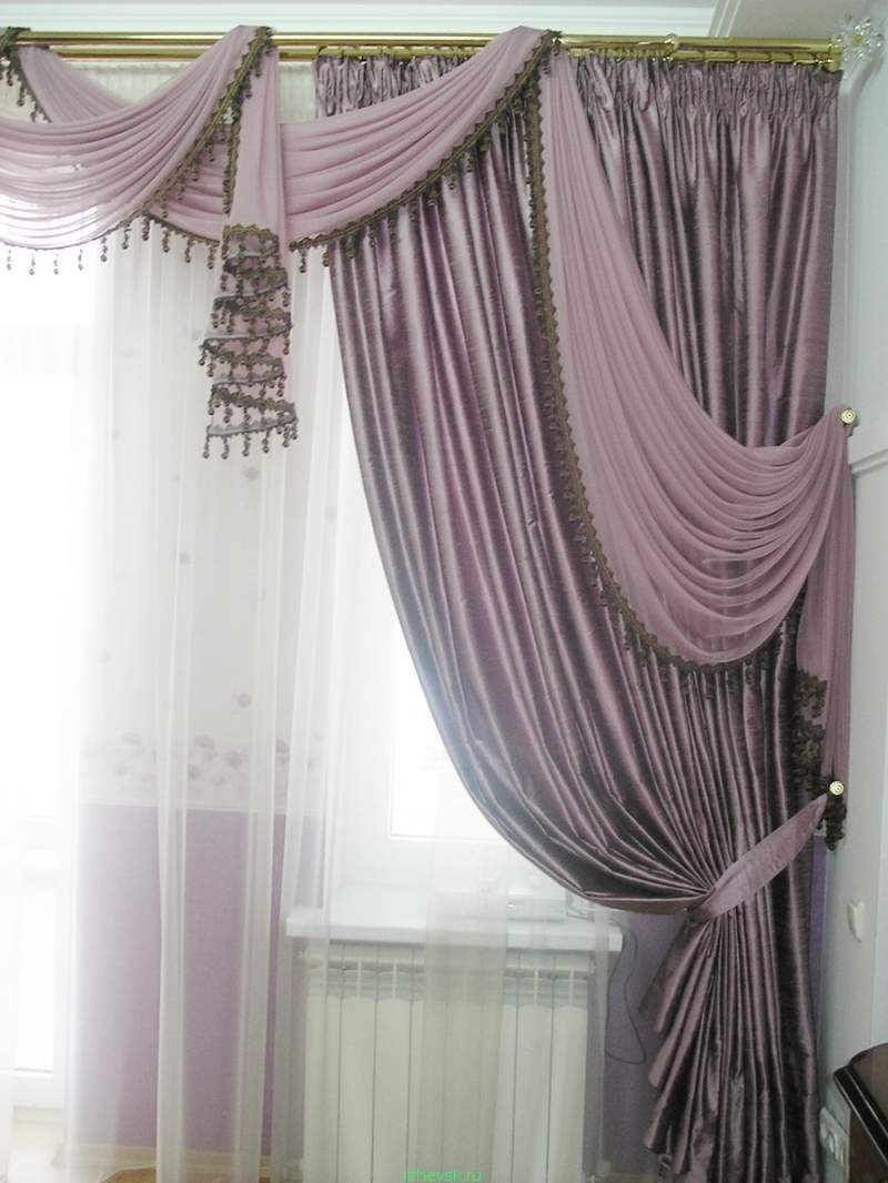 Ассиметричные шторы для спальни