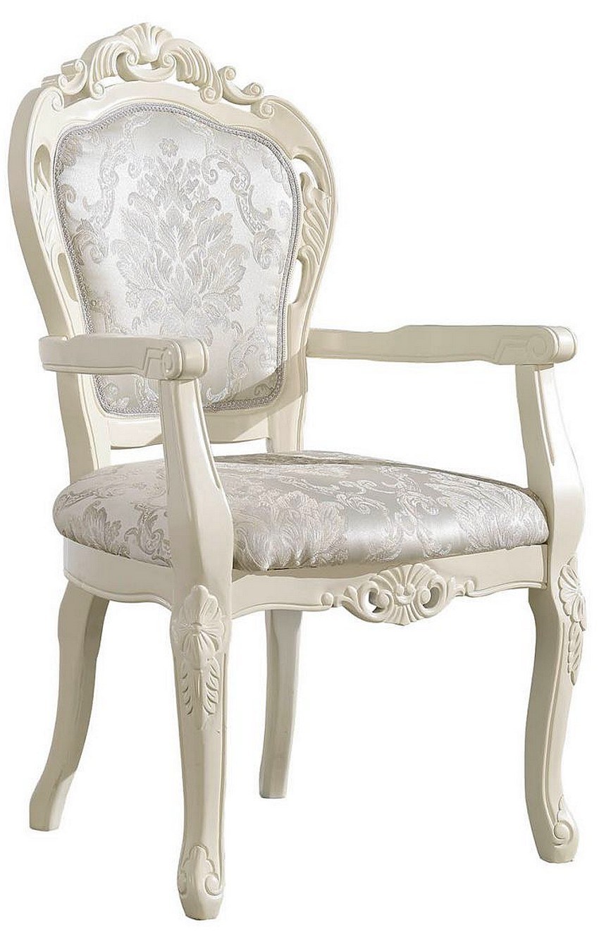 Белый резной стул