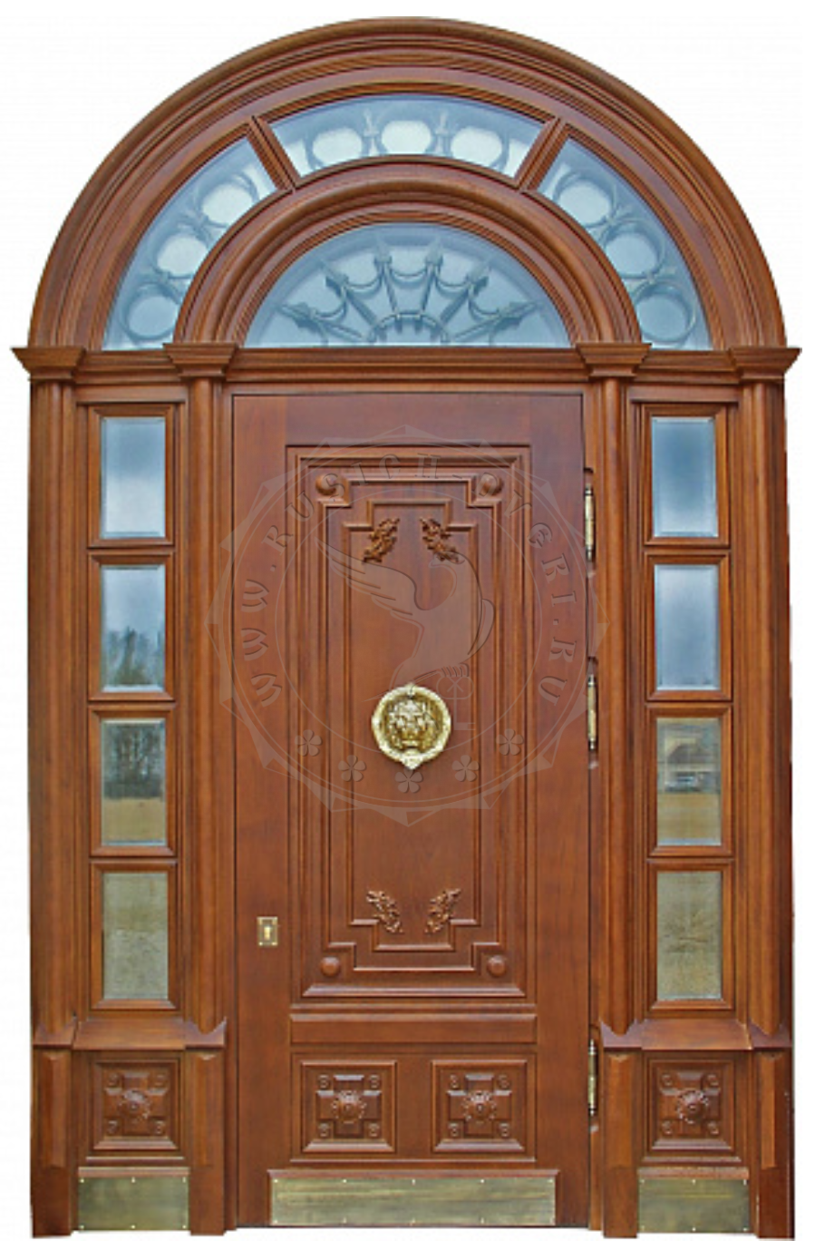 Дверь входная деревянная