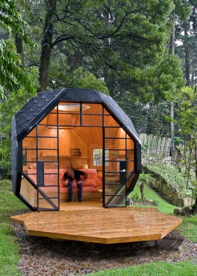 Домик на участке