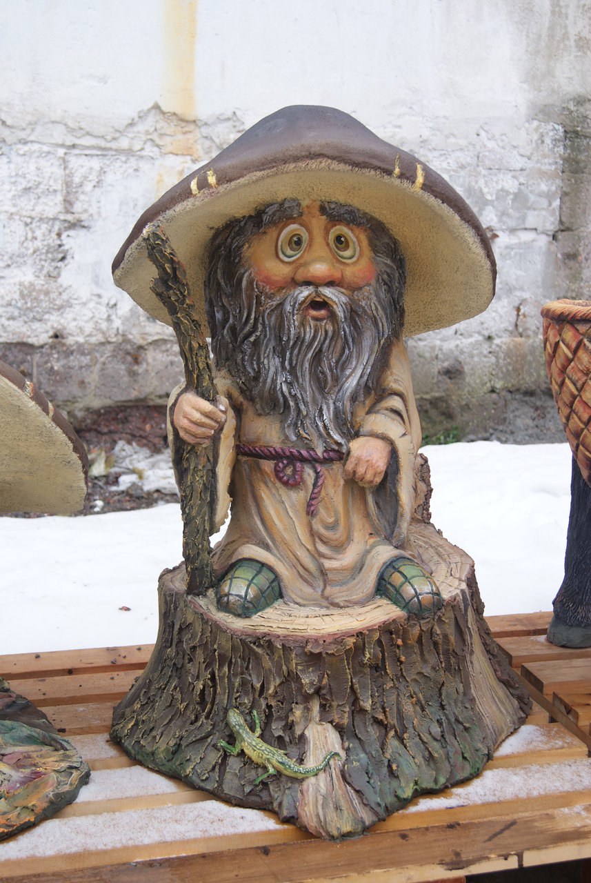 Сказочные персонажи из бетона