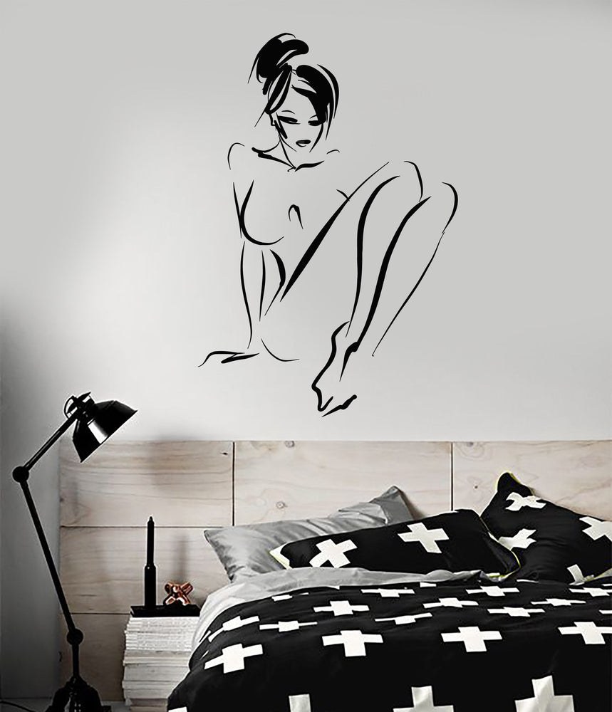 Спальня с силуэтом на стене