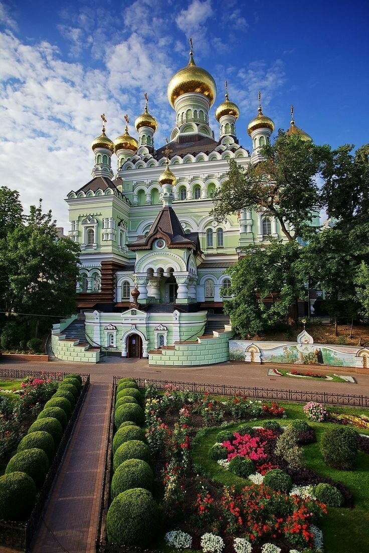 Покровский храм женского монастыря Киев