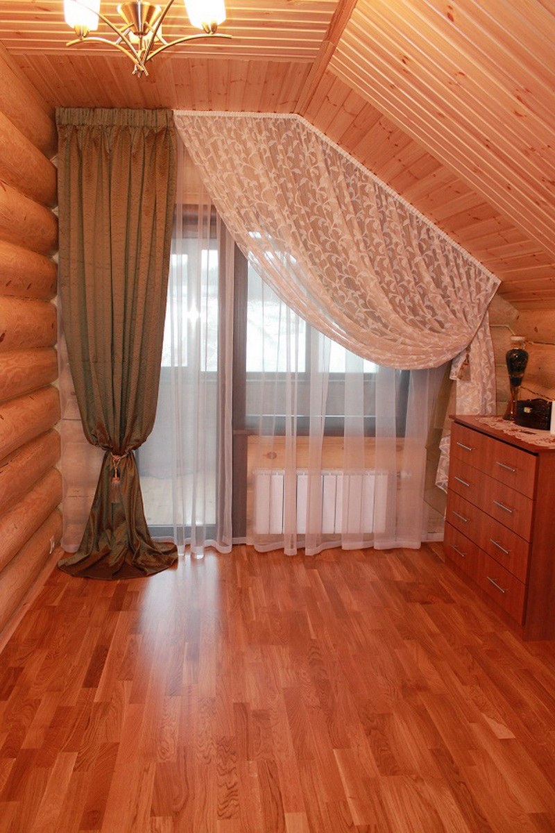 Шторы на мансарде