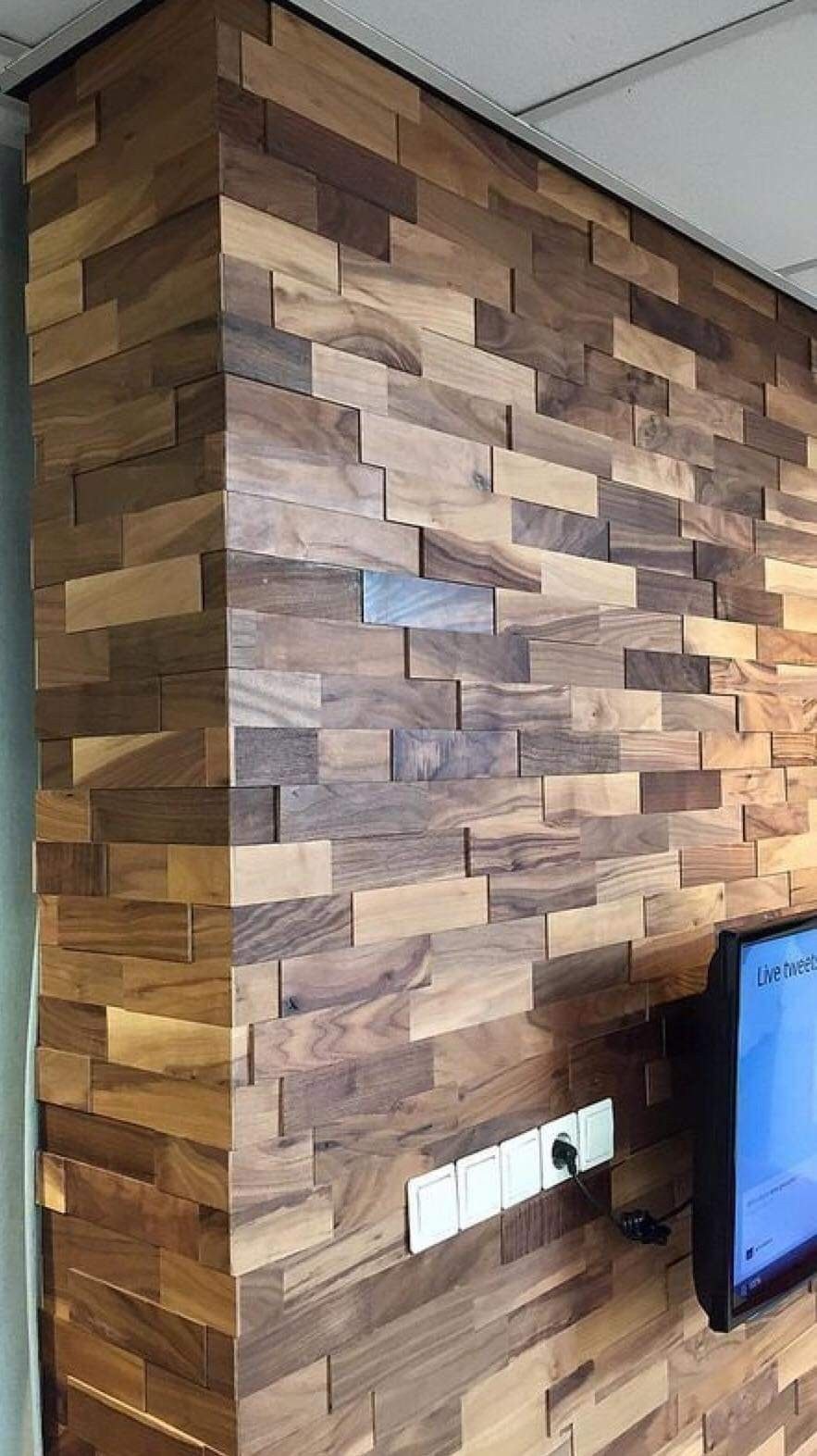 Отделка стен деревянными брусками