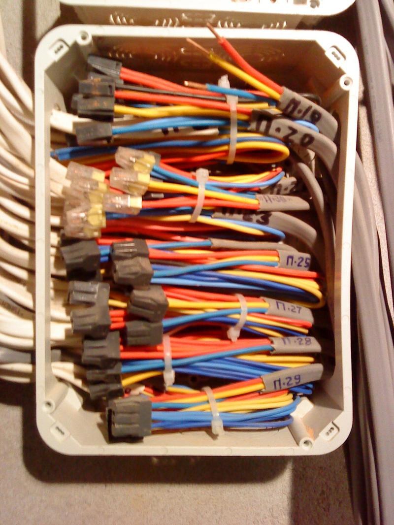 Соединение проводов в распредкороб