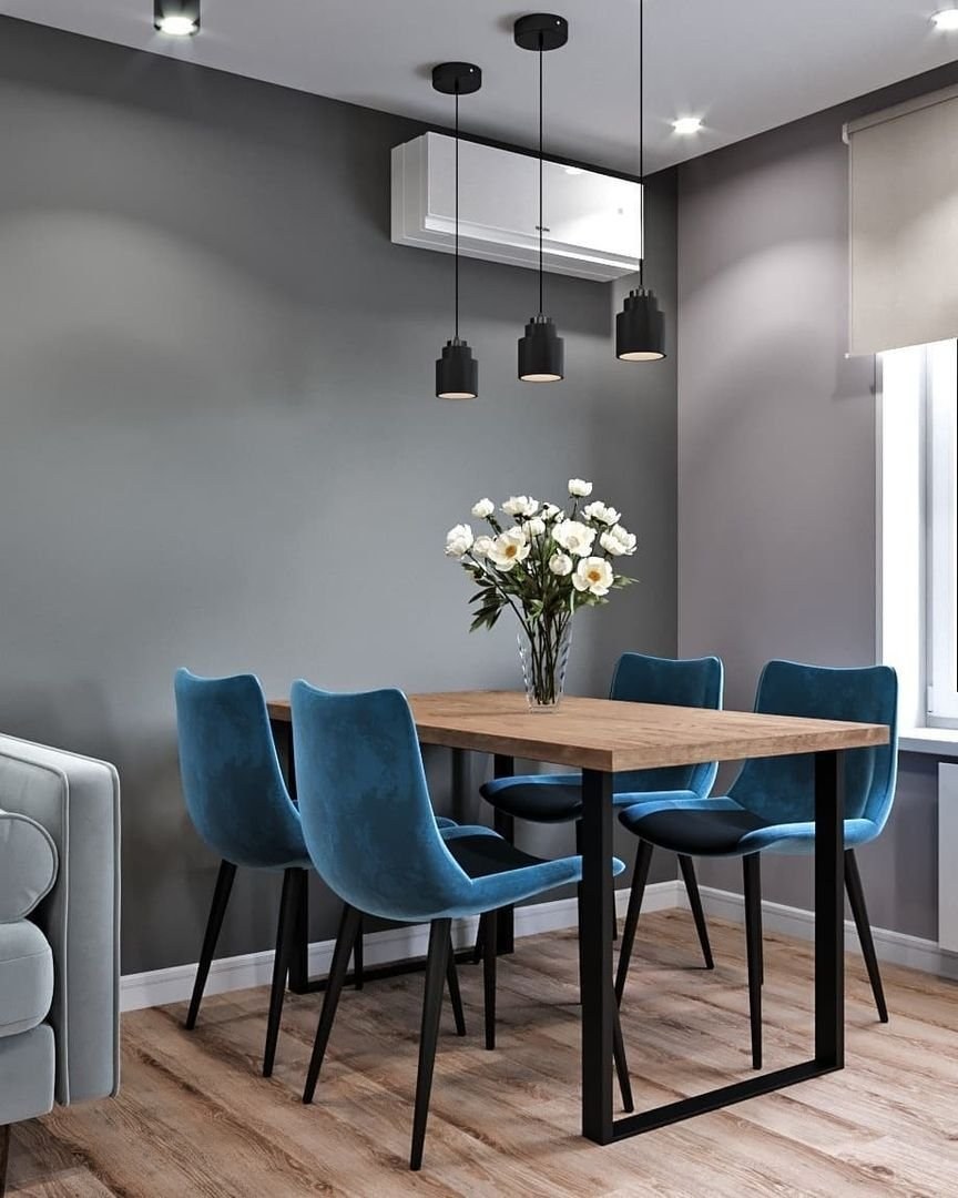 Обеденный стол в кухне гостиной