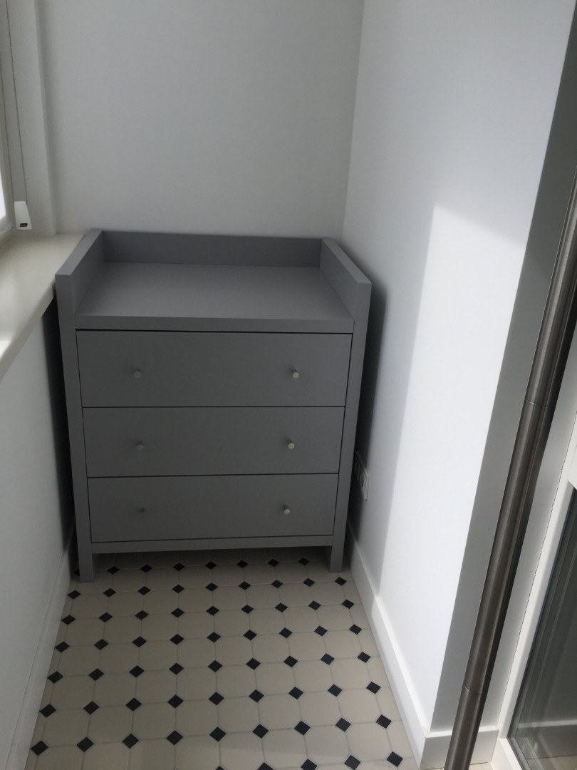 Встроенная тумба на балкон