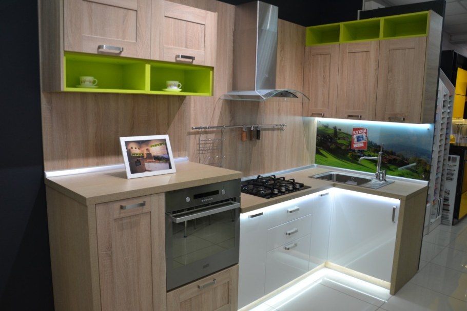 Кухни трио для маленькой кухни