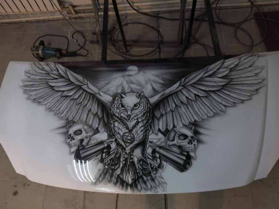 Аэрография на капоте Сова