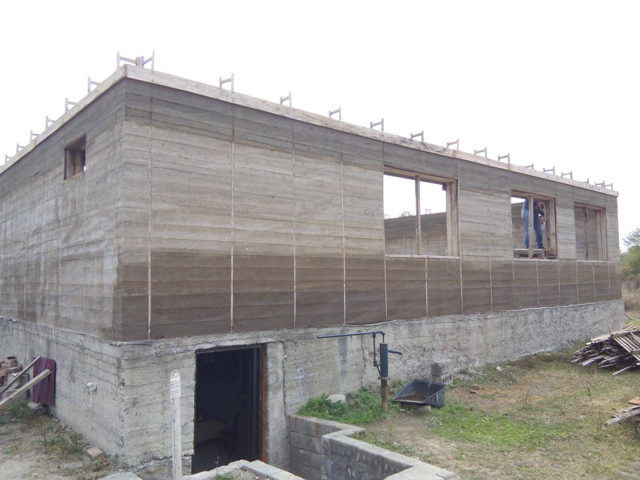 Стены из опилкобетона монолит