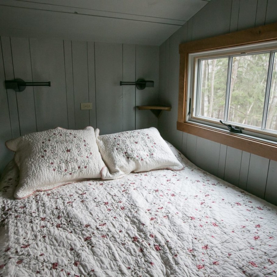 Спальня с двухэтажной кроватью