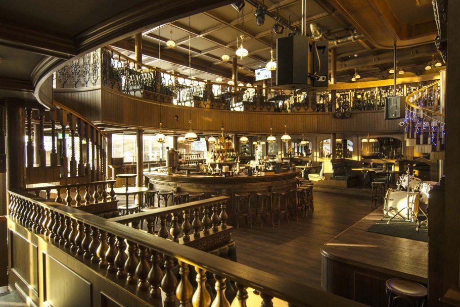 Интерьер ресторана в английском стиле