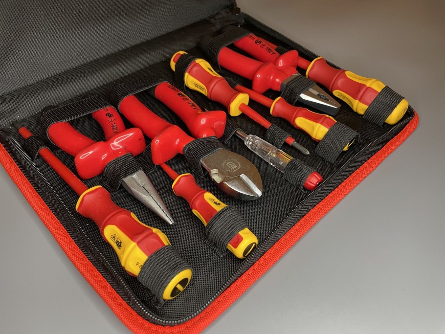 Набор диэлектрического инструмента НИИ-19, КВТ 73302