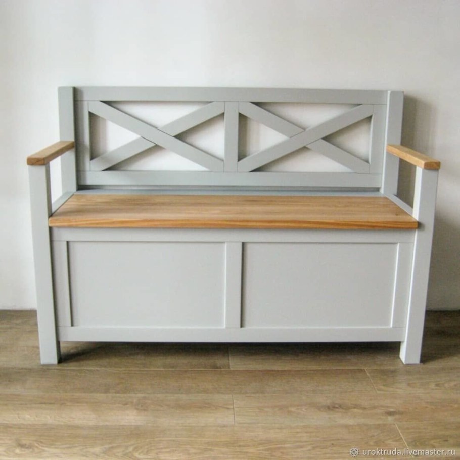 Деревянная скамья на кухню