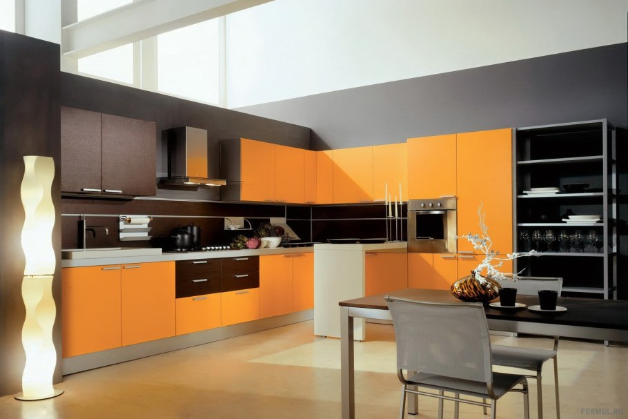Кухонный гарнитур оранжевый
