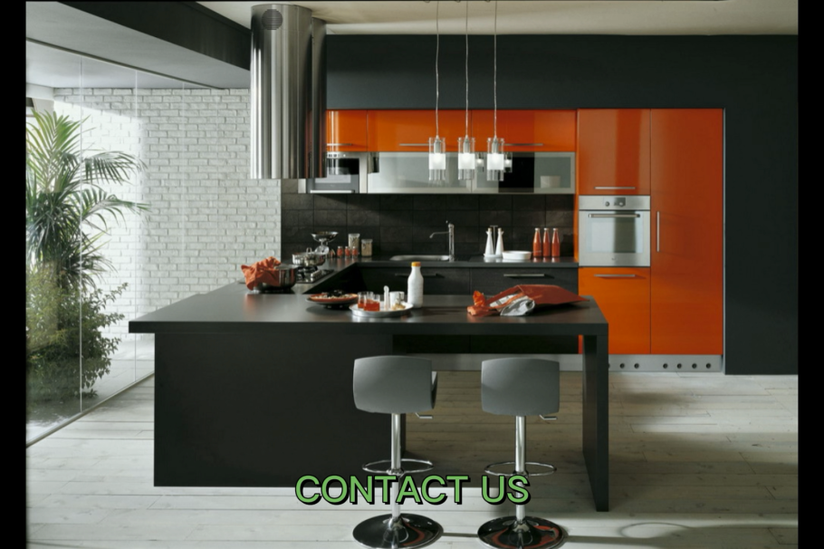 Оранжевые кухни с островом