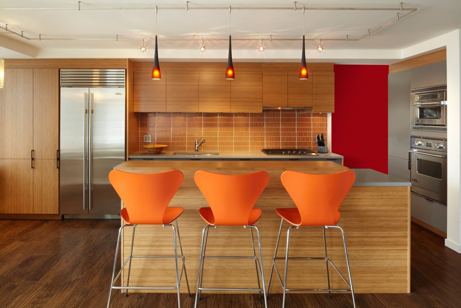 Оранжевые акценты в интерьере кухни