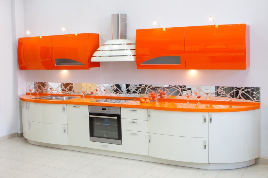 Da Vita кухня белая с оранжевым