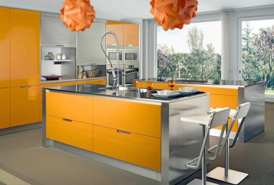 Кухня в серо оранжевом цвете