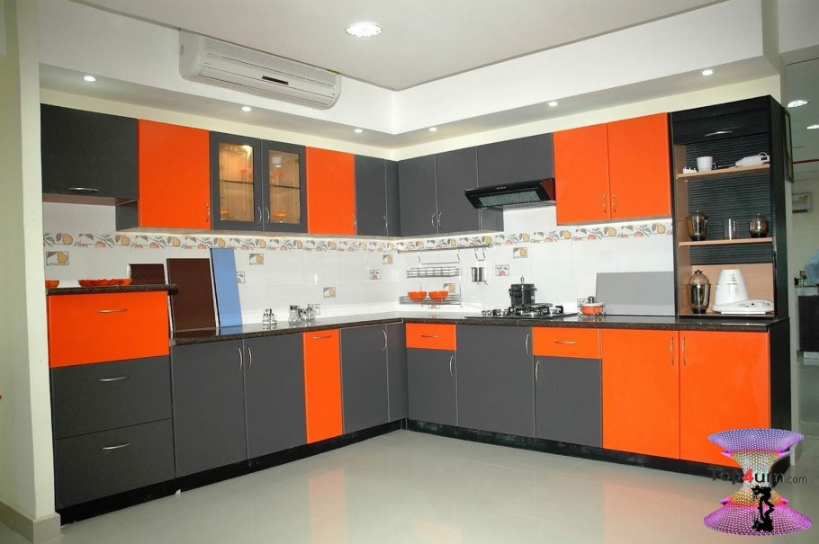 Кухня оранжевая с серым