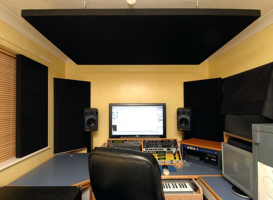 Шумоизолированная домашняя студия звукозаписи