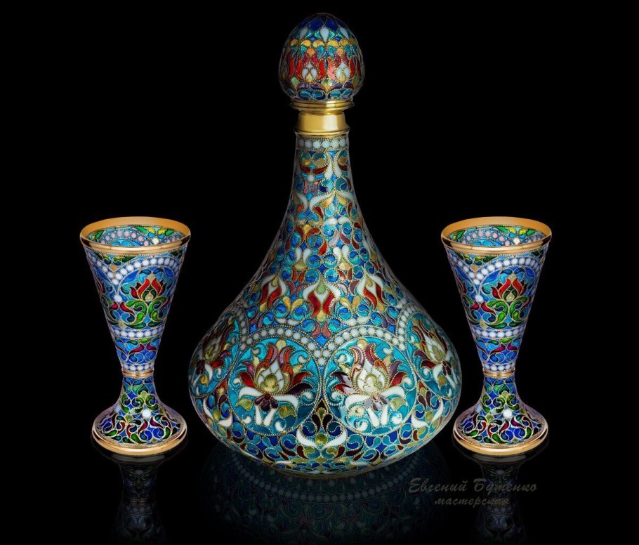 Графин с горячей эмалью